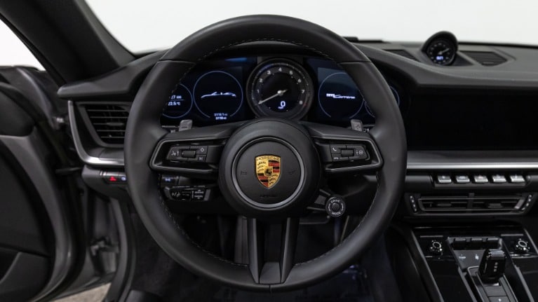 Porsche 911 Carrera S Cabriolet driving wheel