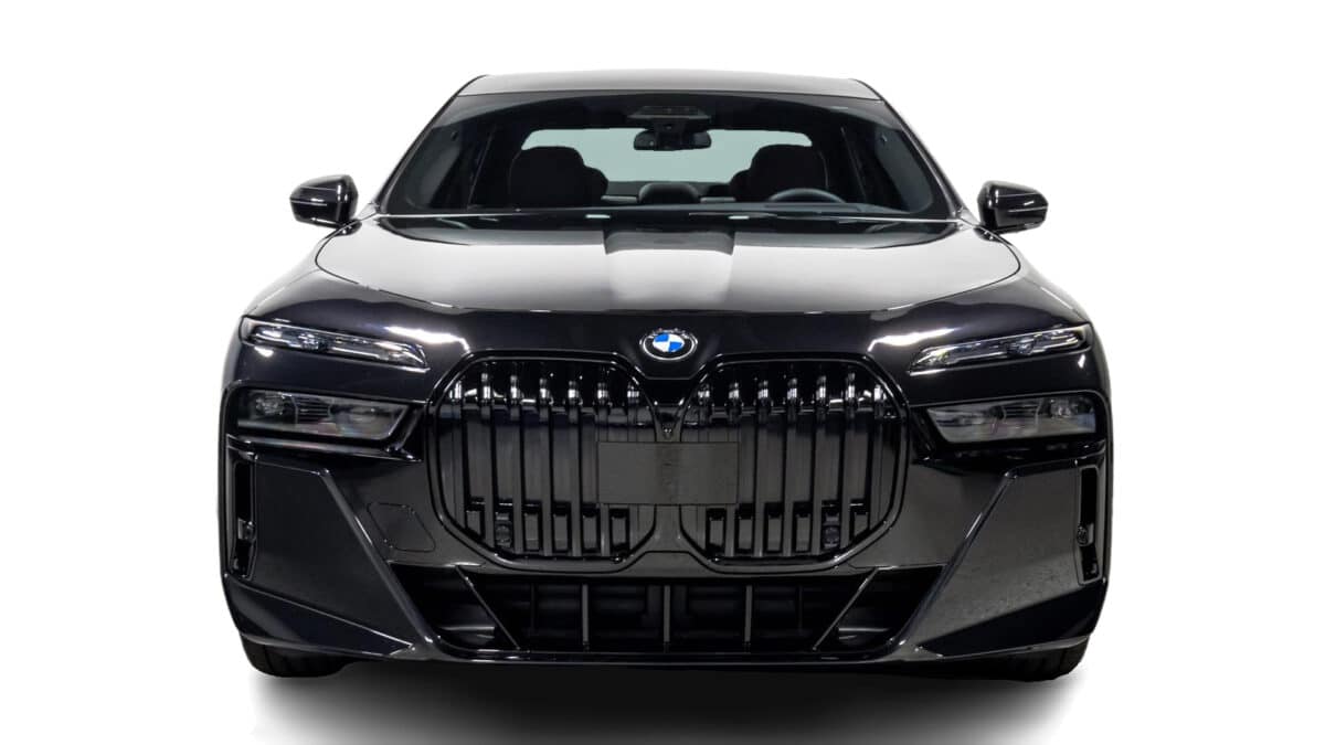 BMW 7 Series Front view