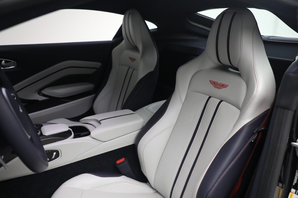 Aston Martin Vantage Front seats