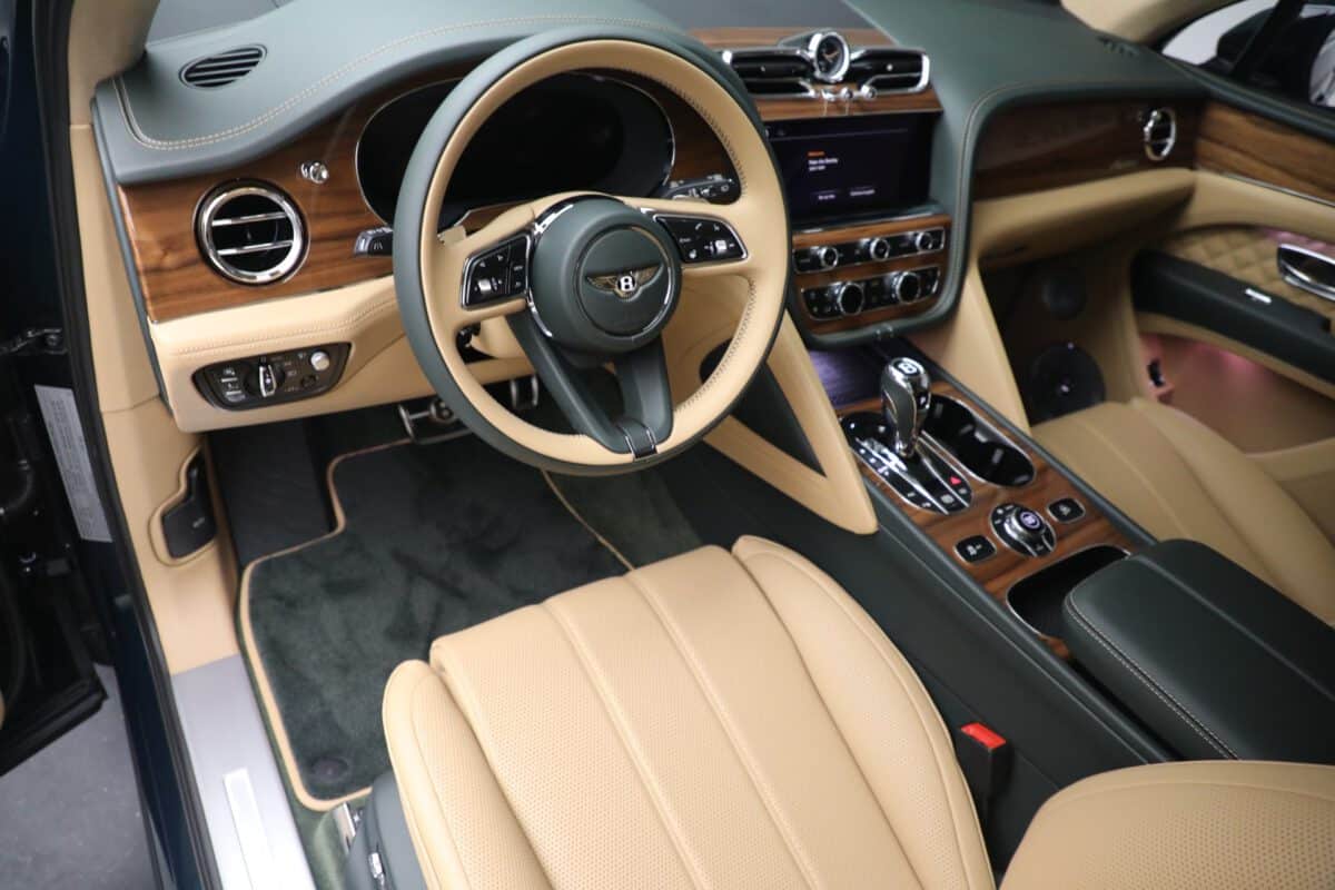 Bentley Bentayga Driver's seat