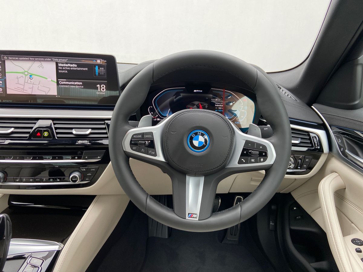 BMW 5 Series Driving wheel