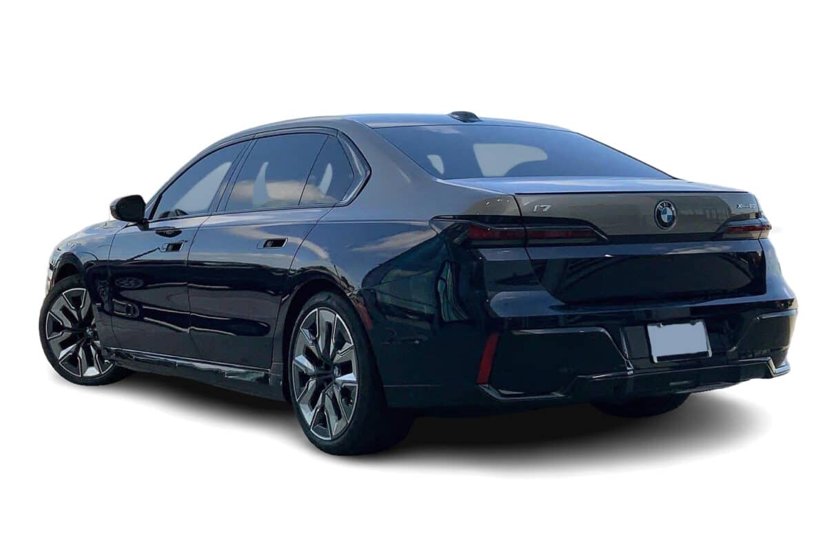 BMW i7 Side view