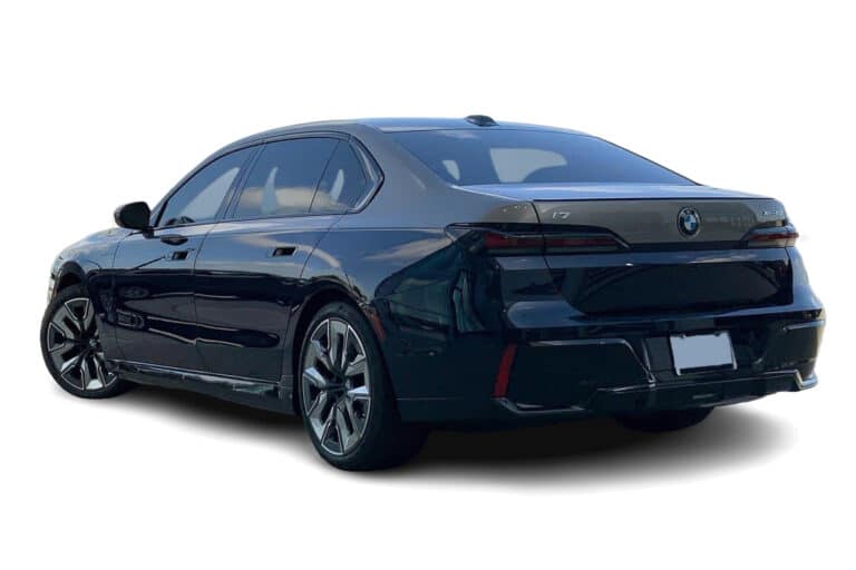 BMW i7 Side view
