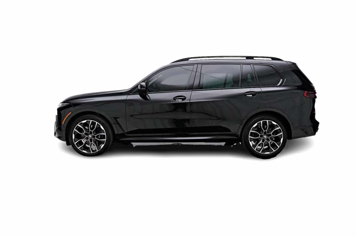 Black BMW X7 Side view