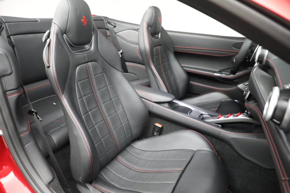 Portofino M Front seats