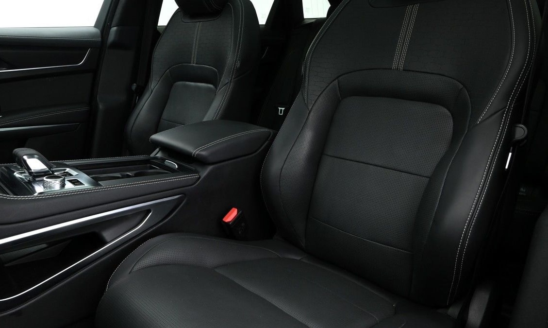 Jaguar F-Pace Front seats