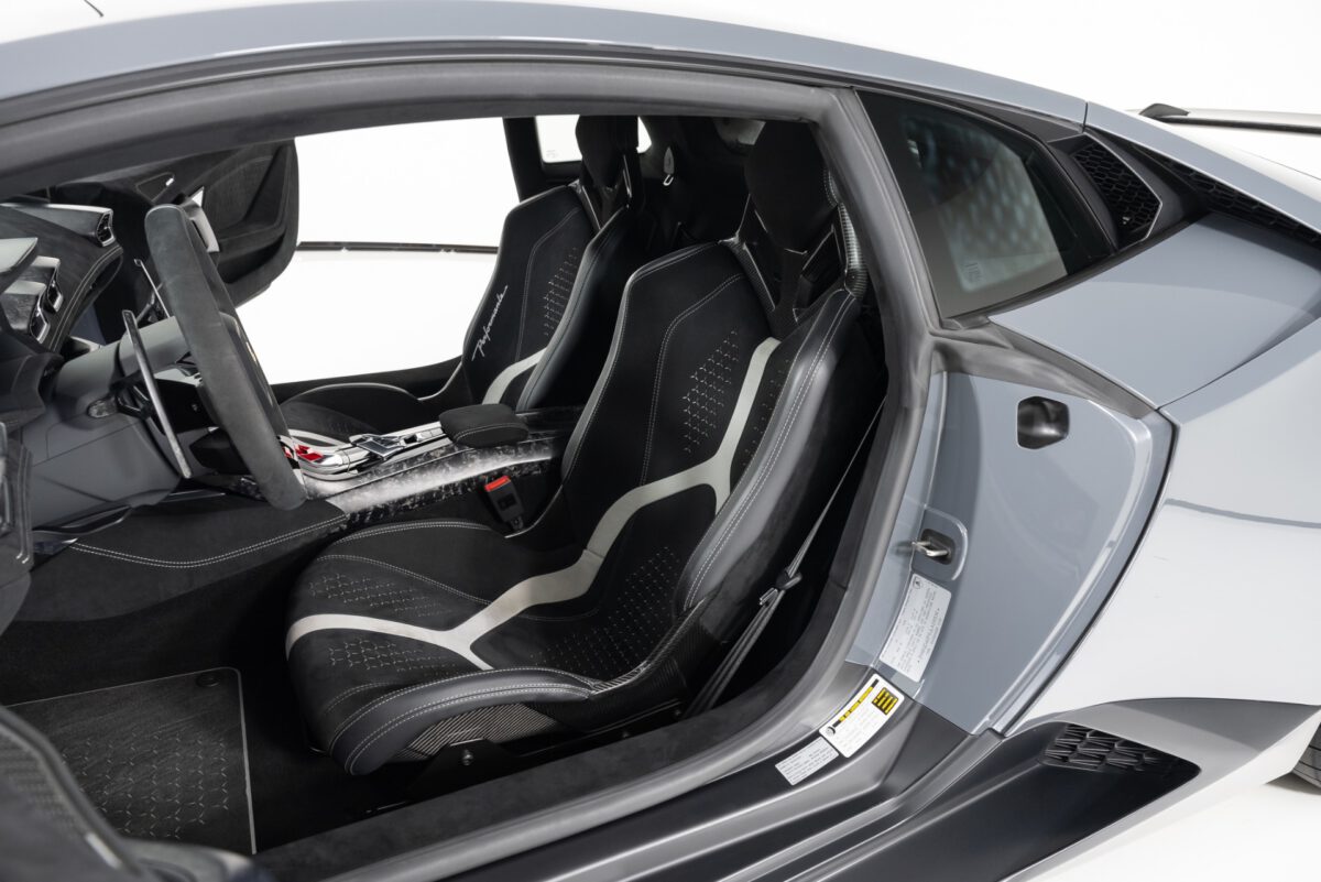 Lamborghini Huracan Performante Front seats