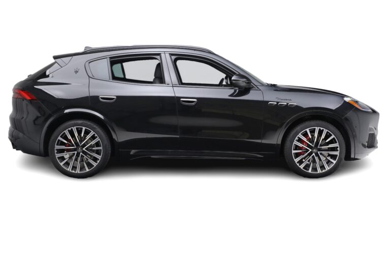 Black Maserati Grecale Side view