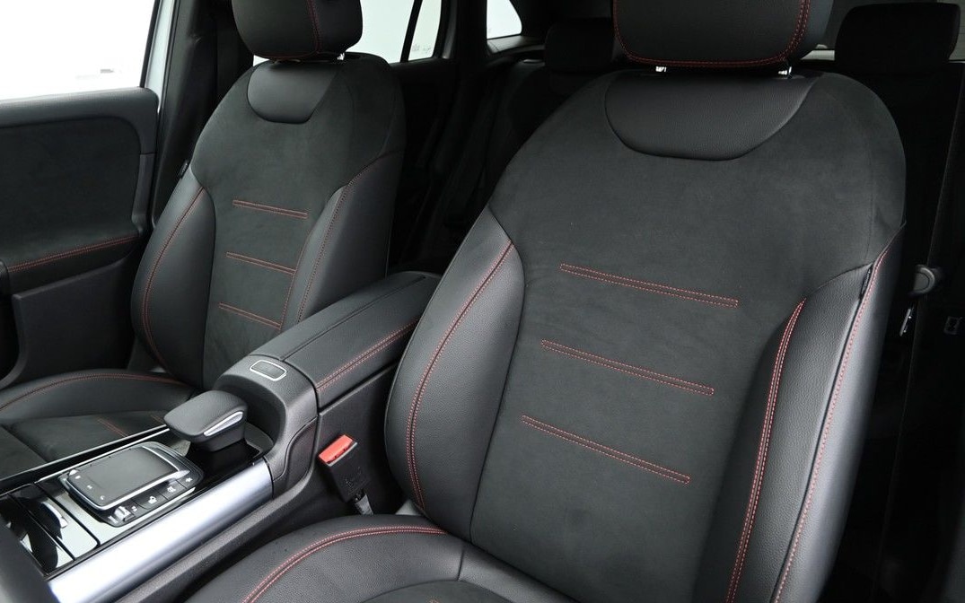 Mercedes GLA Front seats