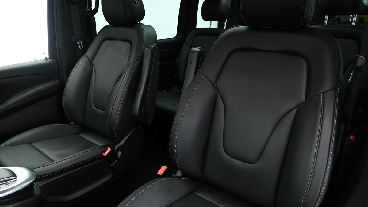 Mercedes V-Class Black leather front seats
