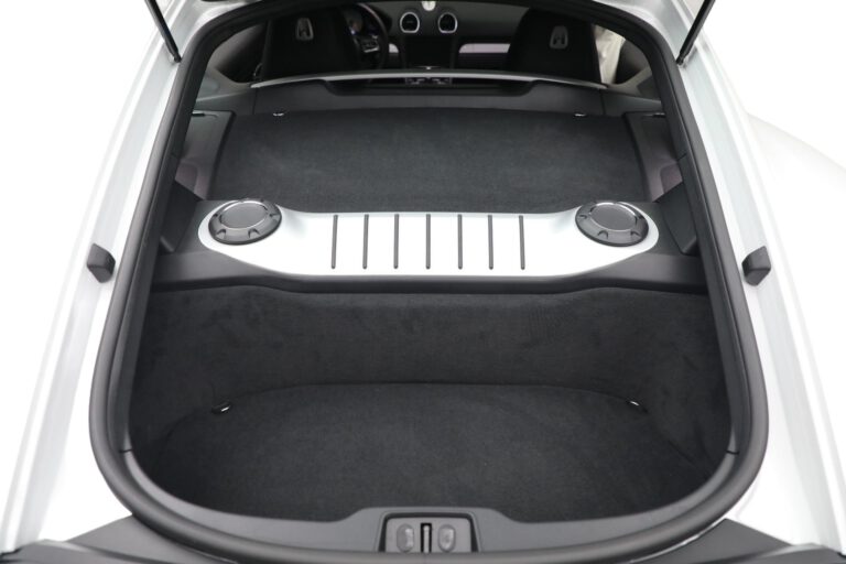 Porsche 718 Cayman Boot space