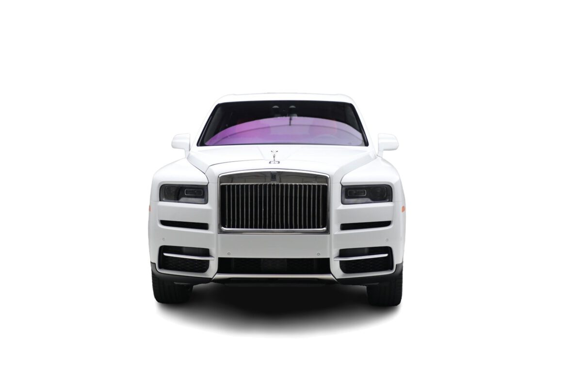 Rolls-Royce Cullinan Front view