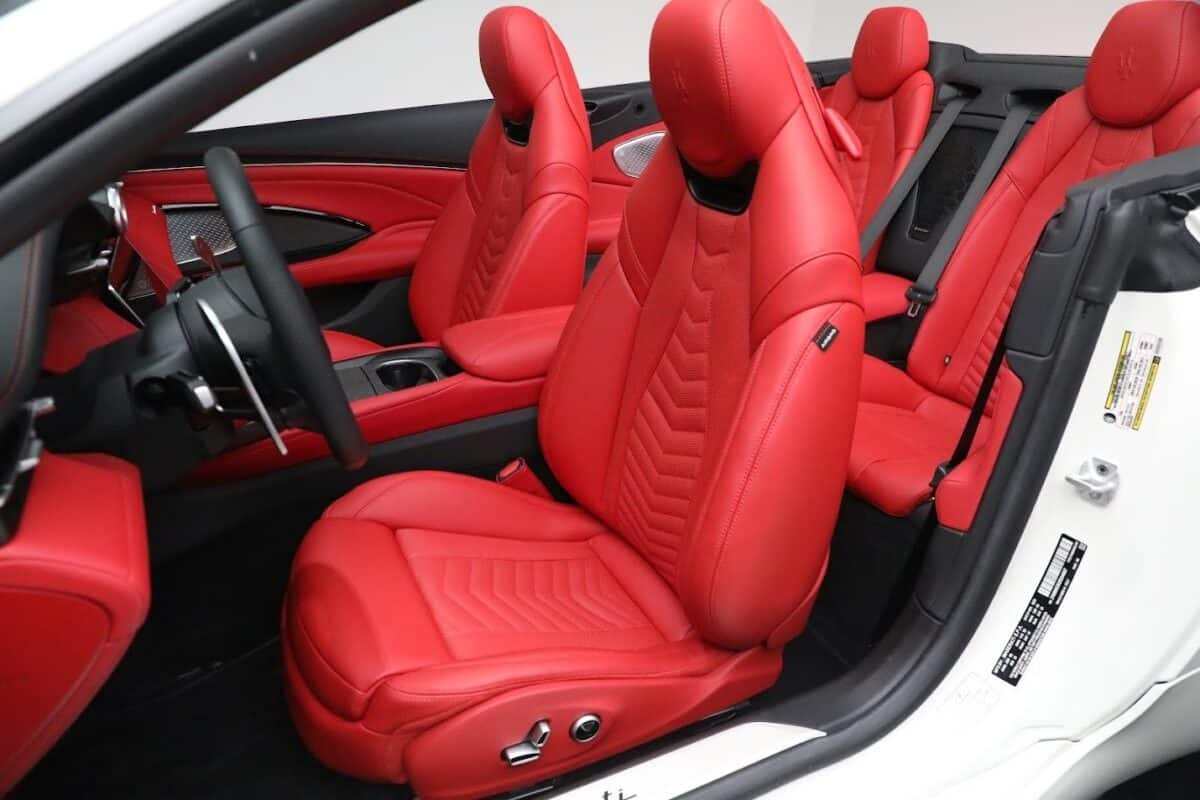 Maserati GranCabrio Front seats