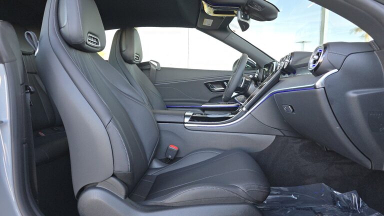 Mercedes CLE Convertible - Front seats