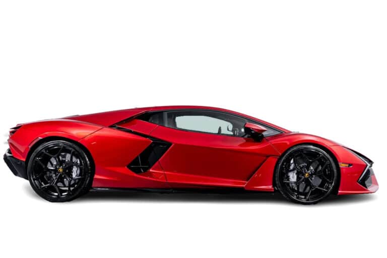 Lamborghini Revuelto Side view